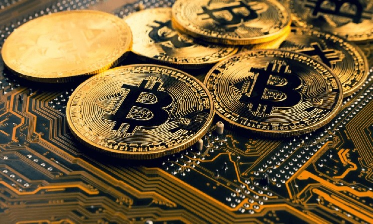 Riot и CleanSpark зафиксировали резкий рост добычи биткоинов в августе
