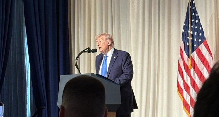 Настал долгожданный день! Дональд Трамп выступил на саммите по криптовалютам! Вот подробности