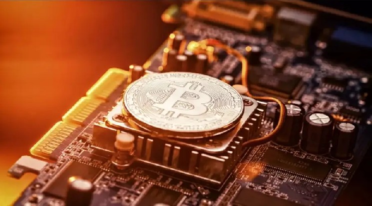 Названа причина падения хешрейта Биткоина